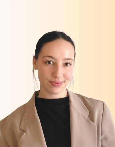 Photo d'Alice Mexes, stagiaire chargée de communication depuis février 2026.